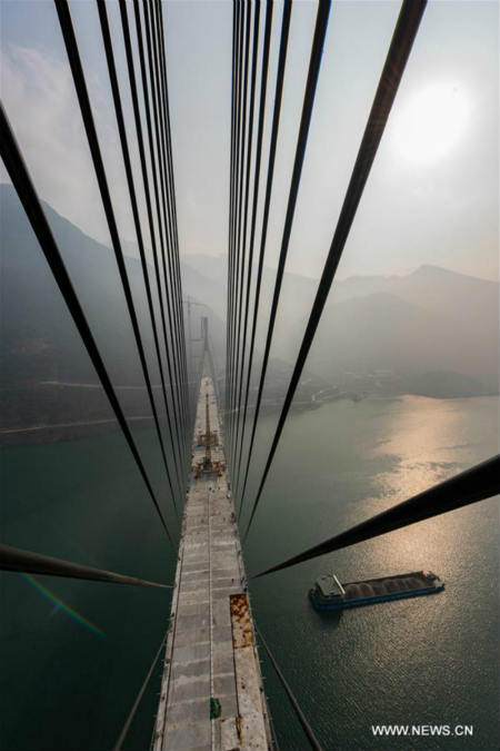 Fin de la jonction d'un pont dans le centre de la Chine