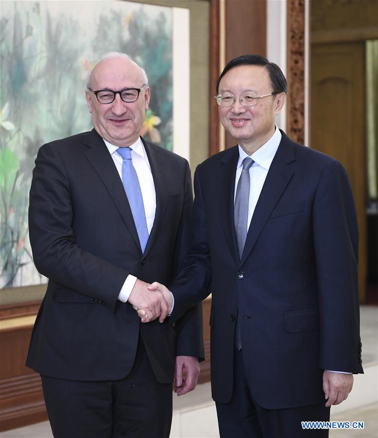 De hauts responsables chinois rencontrent un conseiller diplomatique du président fran?ais