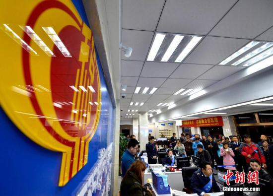 Les revenus gouvernementaux commencent à ressentir les effets des réductions d'imp?ts