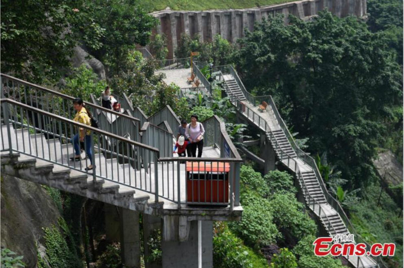 Chongqing : à la découverte d'un sentier d'une hauteur de 100 mètres dans une ville de montagne