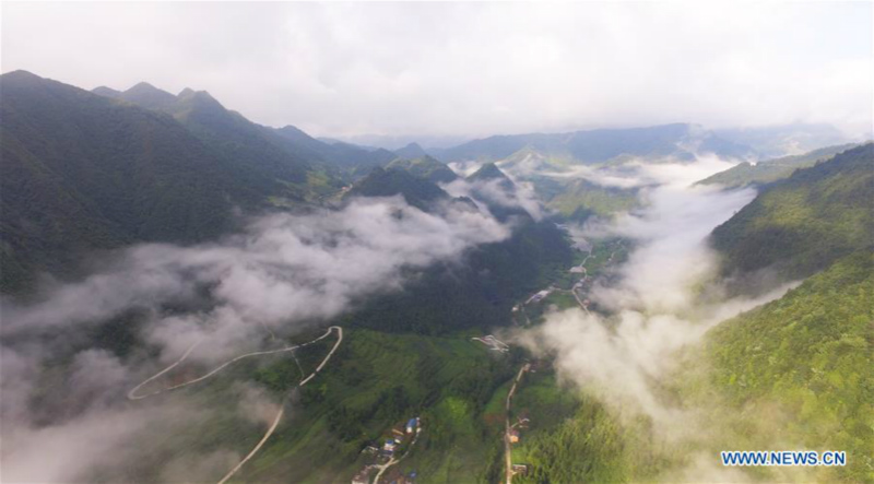 Chine: beau paysage d'un bourg à Chongqing