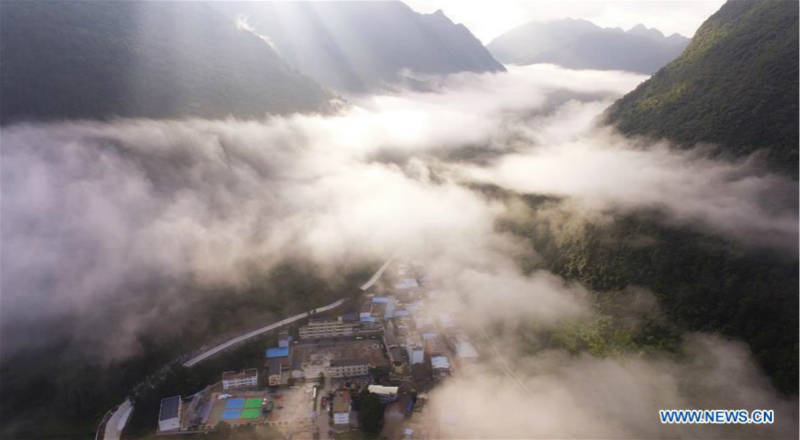 Chine: beau paysage d'un bourg à Chongqing