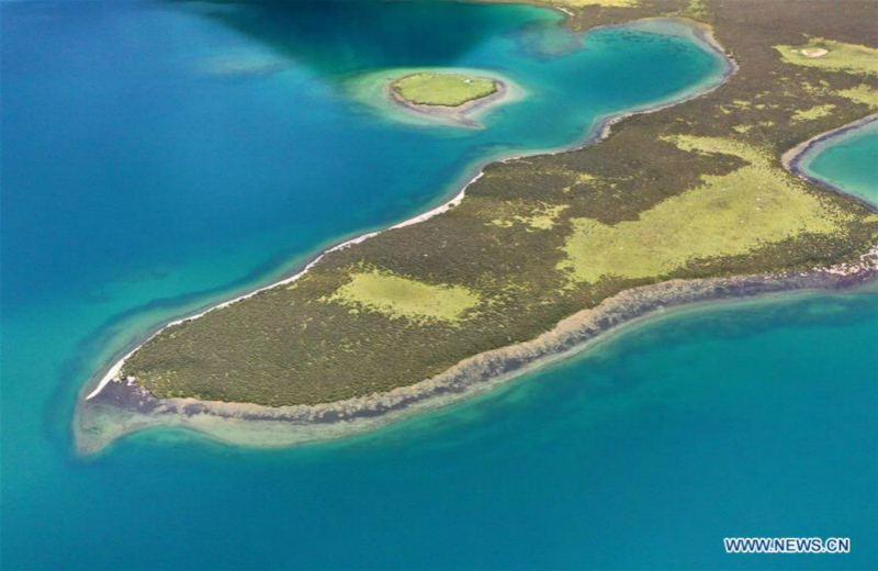 Chine : paysage d'un lac au Tibet