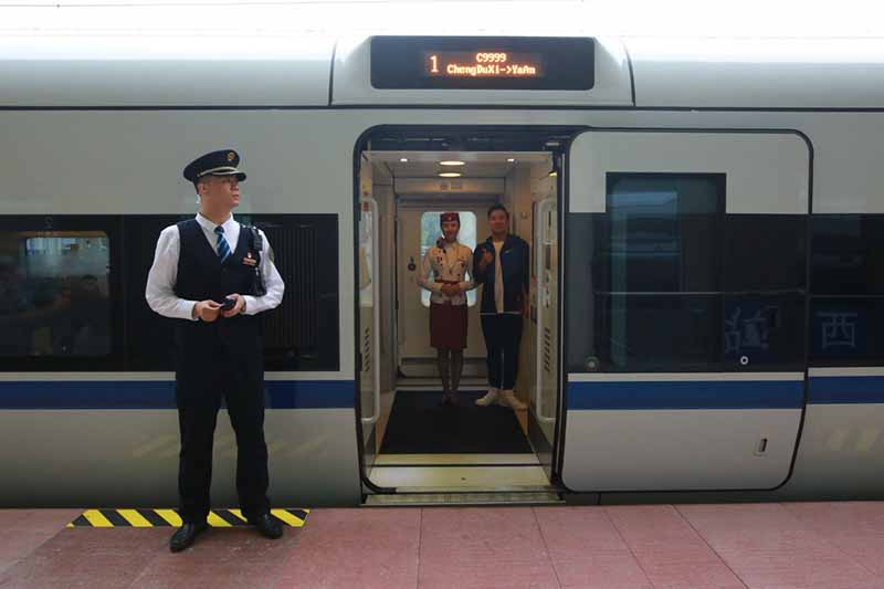 Le train à grande vitesse offre un billet pour l'amour à 300 célibataires