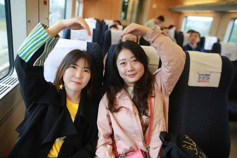 Le train à grande vitesse offre un billet pour l'amour à 300 célibataires