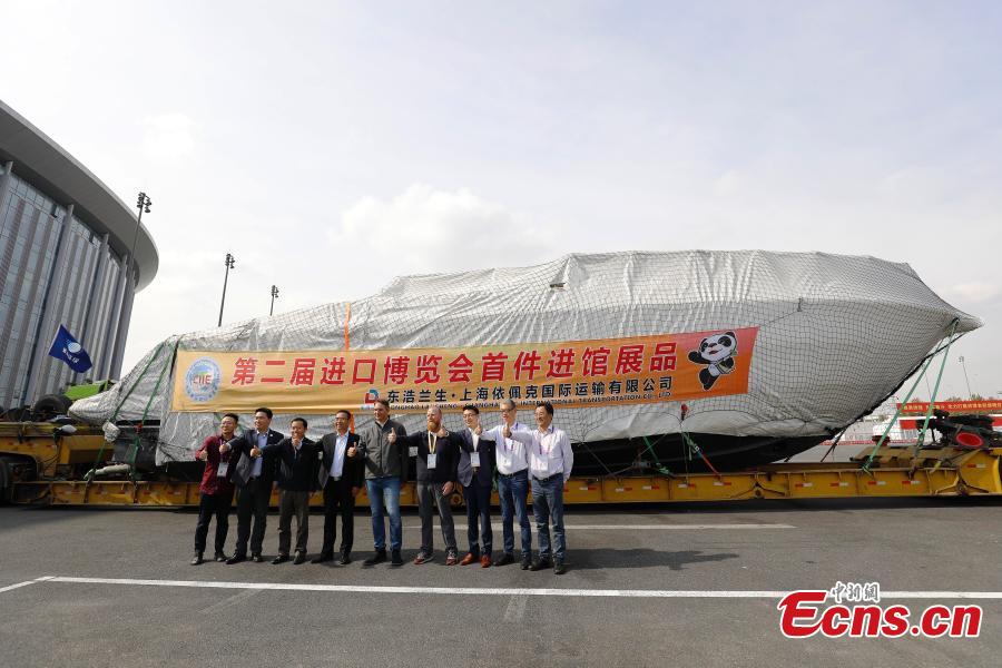 Le patrouilleur rapide FSD 195, premier objet exposé à la CIIE