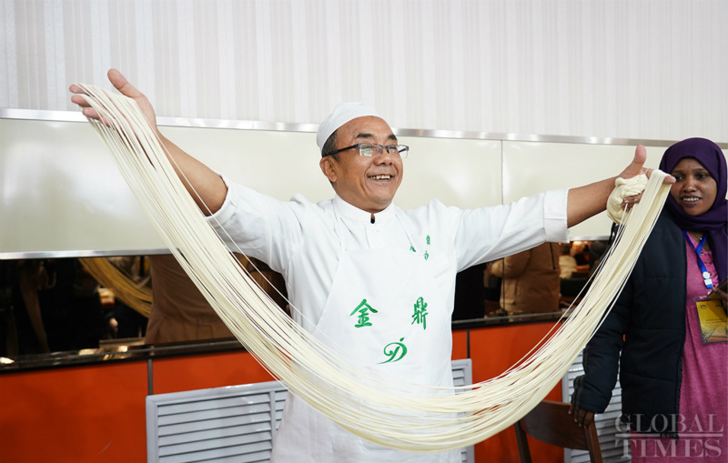 Les journalistes des pays arabes de l'Alliance de coopération des médias ? la Ceinture et la Route ? visitent la ville de Lanzhou