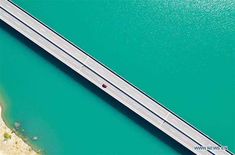 Tibet : le pont de Duobu sur la route Lhassa-Nyingchi