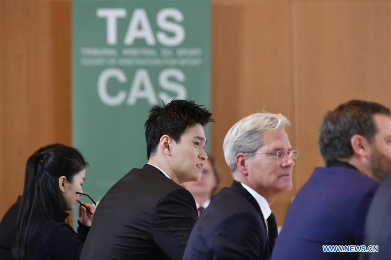 Le champion du monde de natation Sun Yang devant le TAS en Suisse