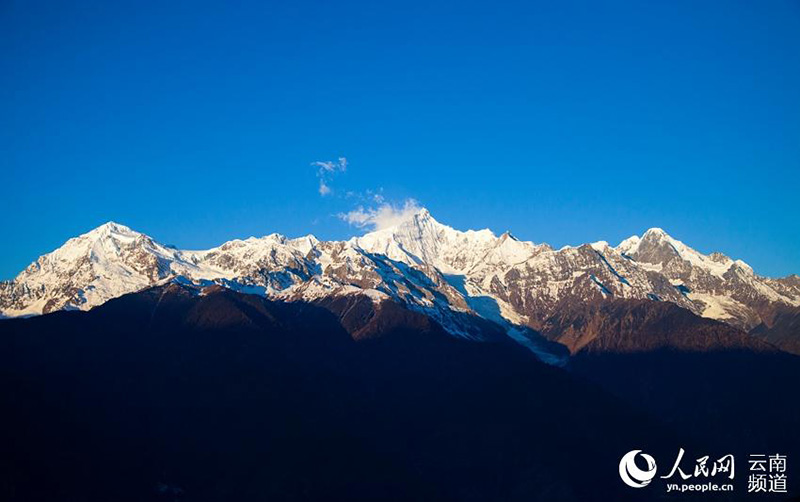 Yunnan : le magnifique paysage du ? soleil qui éclaire la montagne ? à Diqing