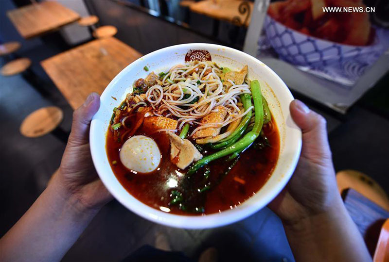 Guangxi: les nouilles de riz aux escargots de rivière contribuent à la réduction de la pauvreté