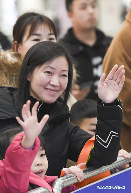 Des moments émouvants de réunion de famille avant la Fête du Printemps