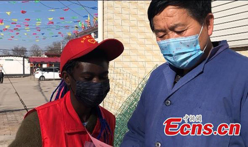 Une volontaire congolaise aide à lutter contre l'épidémie dans le Hebei