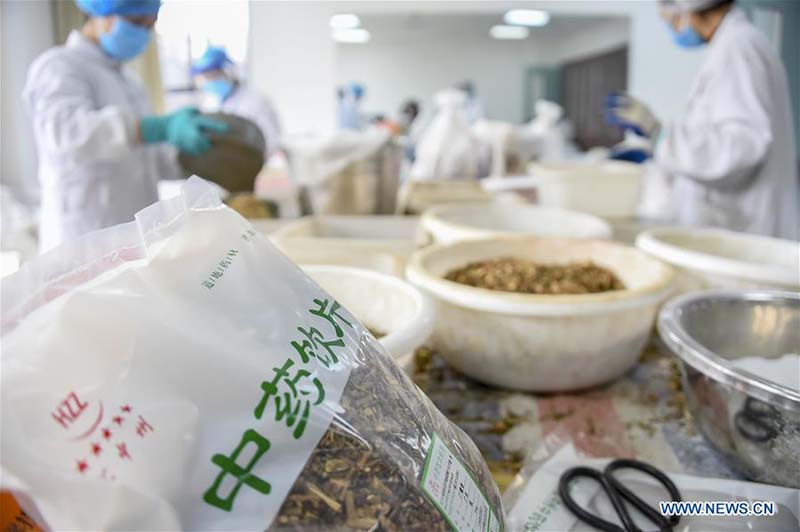 La MTC largement appliquée dans le traitement des patients infectés