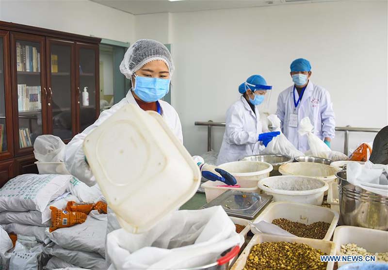 La MTC largement appliquée dans le traitement des patients infectés