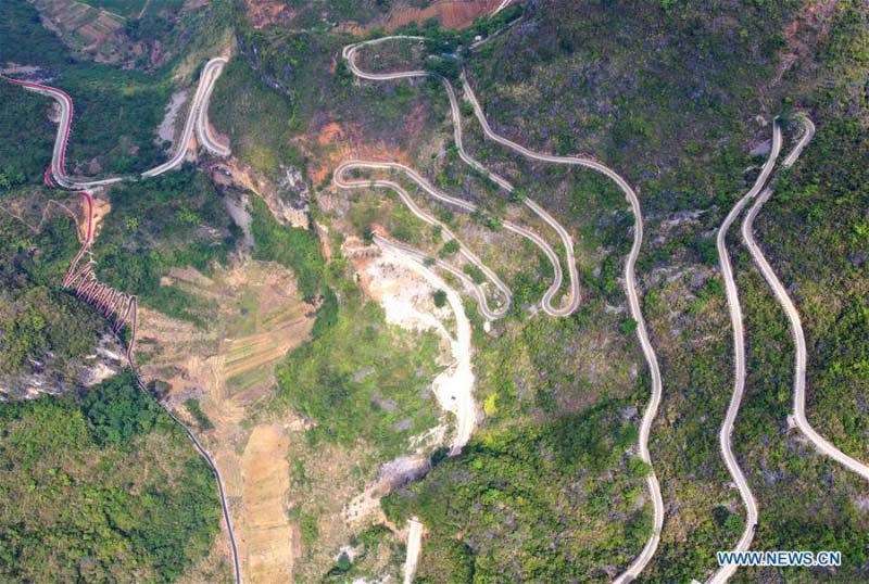 Le Guangxi construit un réseau routier rural à couverture totale reliant tous les cantons et les villages administratifs