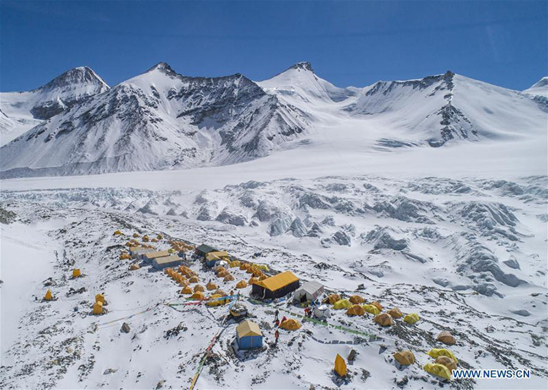 A la découverte du camp avancé à 6 500 mètres d'altitude sur le mont Everest