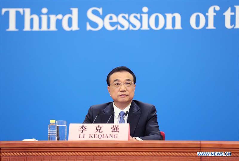 Li Keqiang rencontre la presse après la session législative annuelle