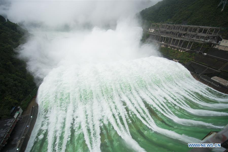 Chine : un réservoir majeur du Zhejiang ouvre l'ensemble de ses déversoirs face aux inondations