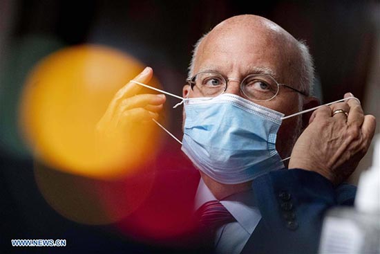 Un vaccin contre le COVID-19 destiné au public américain pourrait être disponible en 2021 