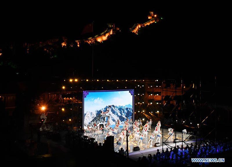 Des activités culturelles organisées sur la Grande Muraille pour le compte à rebours des 500 jours des JO d'hiver de Beijing 2022