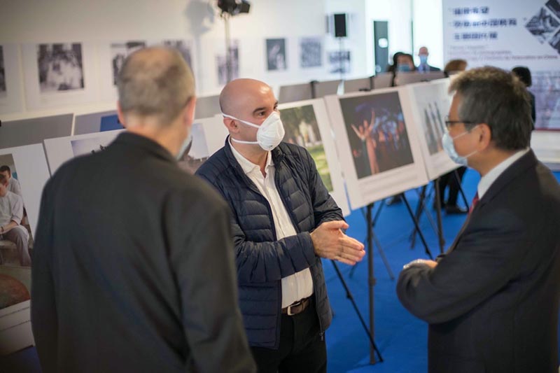 L'exposition ? Semer l'espoir : Hommage à l'histoire de l'éducation en Chine ? se tient à Paris 