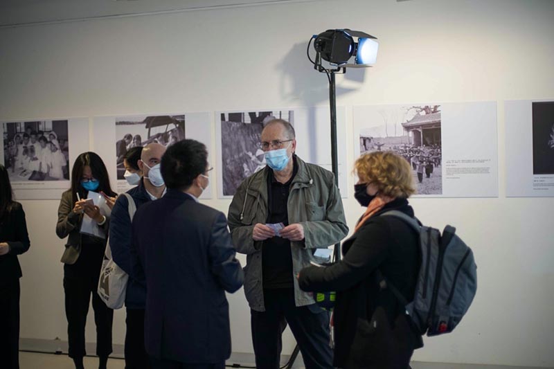 L'exposition ? Semer l'espoir : Hommage à l'histoire de l'éducation en Chine ? se tient à Paris 
