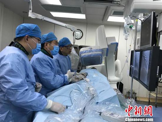 Les achats centralisés de la Chine entra?nent une baisse de 90% du prix des stents coronaires