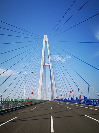 Le plus grand pont de Wuhan va ouvrir une nouvelle voie à l'économie portuaire