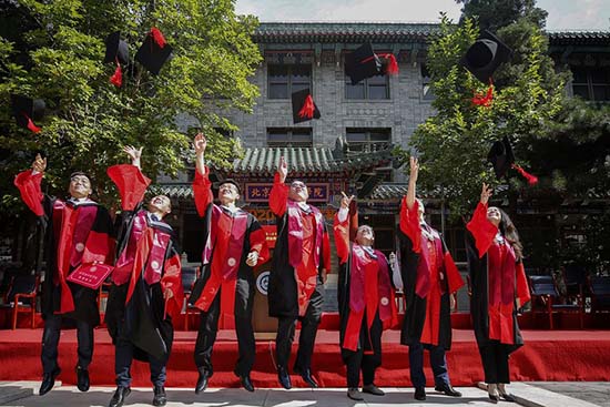 Le nombre des dipl?més universitaires en Chine dépassera pour la première fois 9 millions en 2021