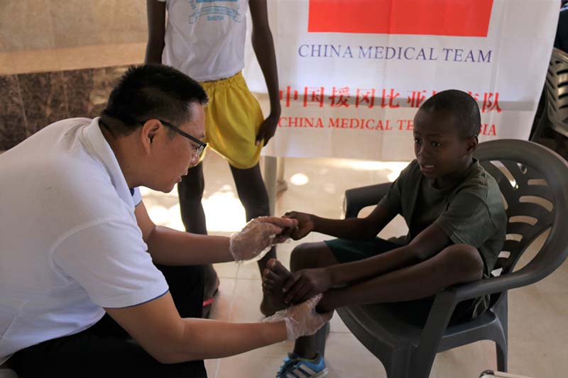 Une équipe médicale chinoise rentre chez elle après 18 mois en Afrique