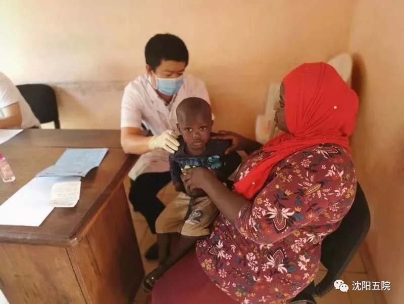 Une équipe médicale chinoise rentre chez elle après 18 mois en Afrique