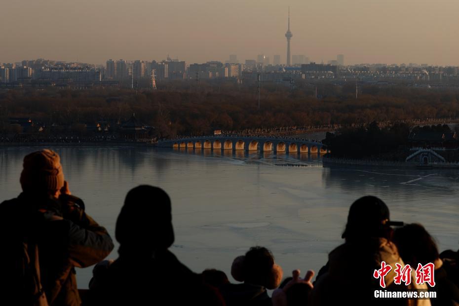 Un phénomène exceptionnel vu le jour du Solstice d'hiver au Palais d'été à Beijing