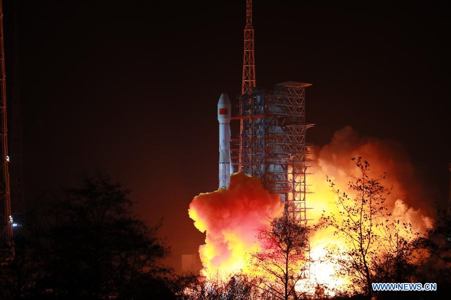 La Chine lance un nouveau satellite de télécommunication mobile