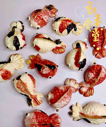 Un ma?tre du pain chinois à la vapeur célèbre la Fête du Printemps à sa fa?on