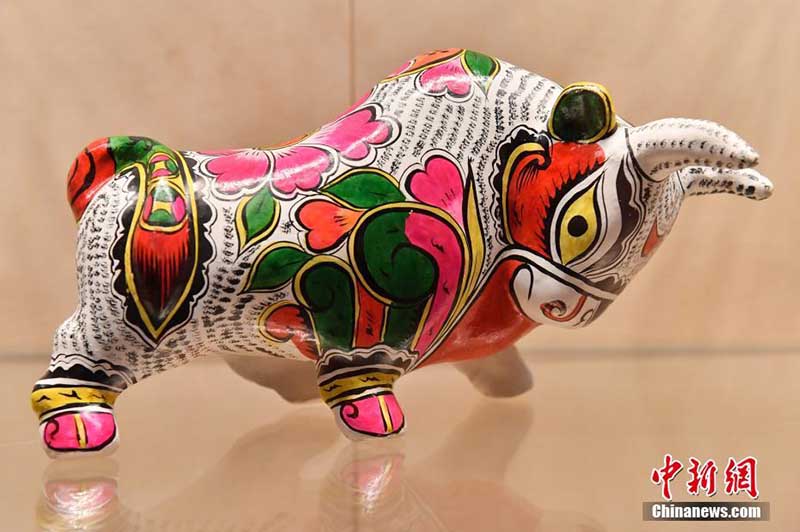 Les sculptures colorées en argile des 12 signes du zodiaque chinois exposées au Musée national de Chine à Beijing