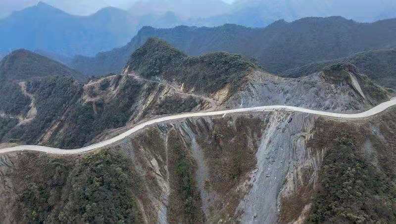 La route des crêtes à Chongqing contribue au développement du tourisme rural