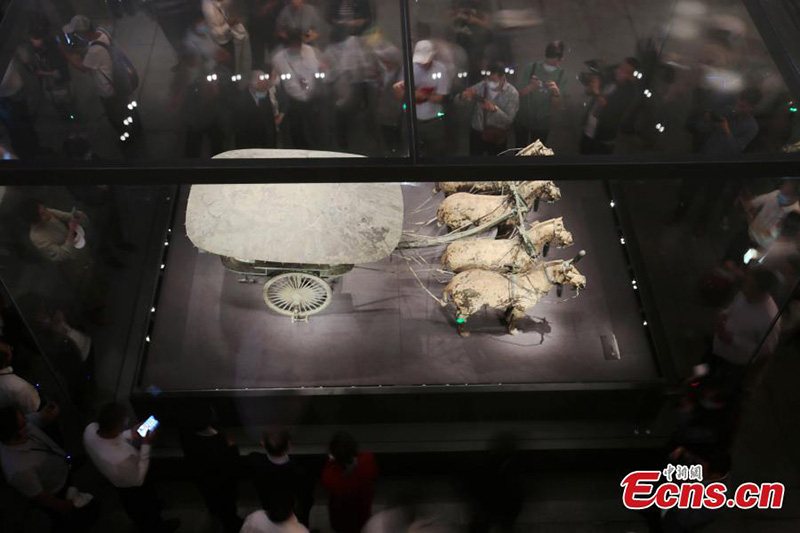 Le musée des chars de bronze du mausolée de Qinshihuang ouvert au public à l'essai
