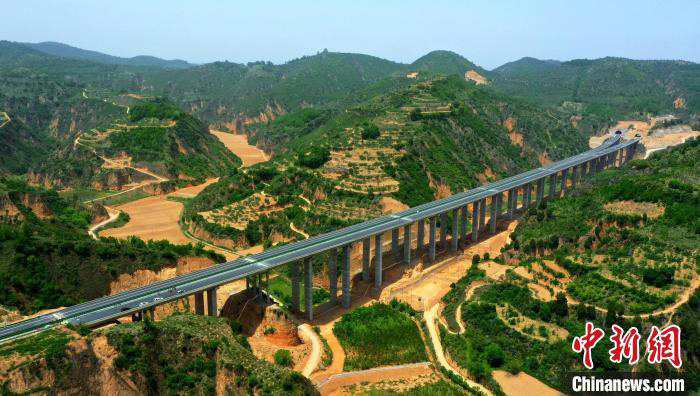 Une autoroute massive dans le Shaanxi ouverte fin juin