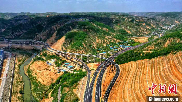 Une autoroute massive dans le Shaanxi ouverte fin juin