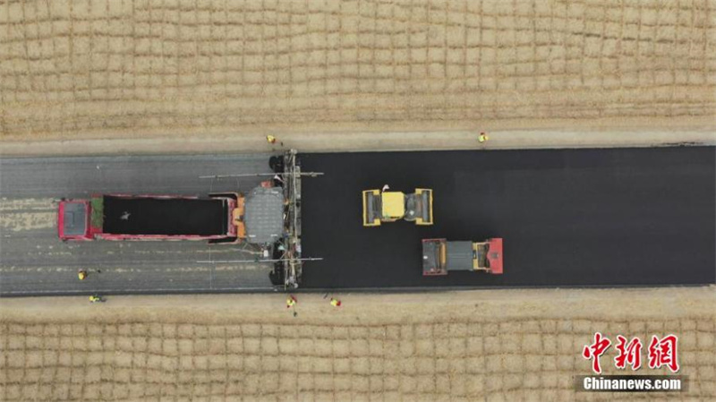 La route du désert du Xinjiang sera ouverte à la circulation en mai 2022