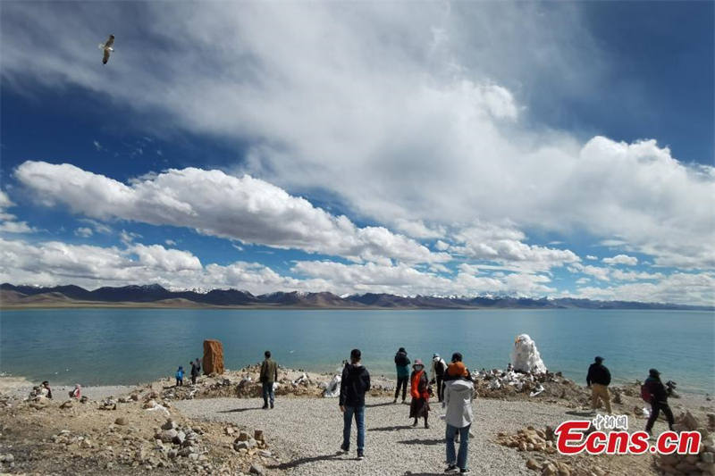 Le lac Namtso au Tibet entre dans la haute saison touristique