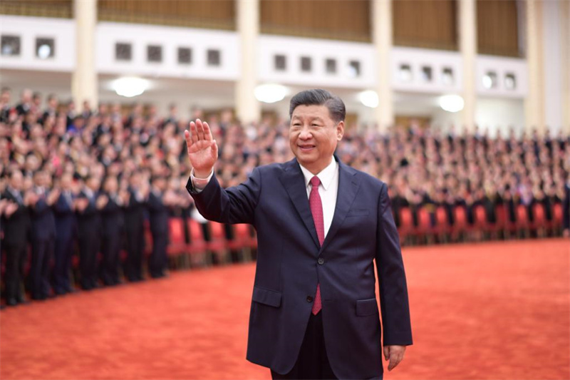 Xi Jinping remet la médaille du 1er juillet aux membres exceptionnels du PCC