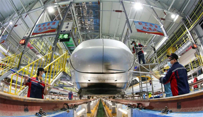 Cinq minutes pour ? prendre sa douche ?, le train à grande vitesse chinois va plus vite que vous !