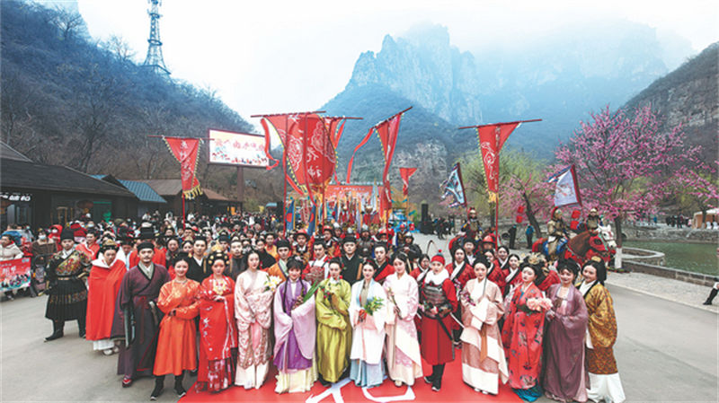 Le Hanfu, ou des fils d'or dans une nouvelle ville ancienne