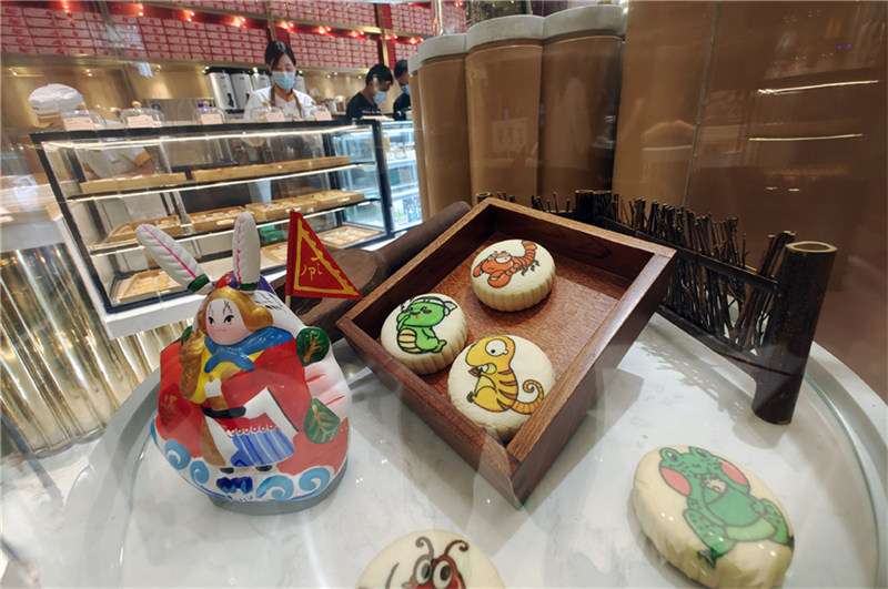 La culture moderne ajoute une nouvelle saveur aux patisseries traditionnelles de Beijing