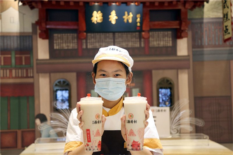 La culture moderne ajoute une nouvelle saveur aux patisseries traditionnelles de Beijing