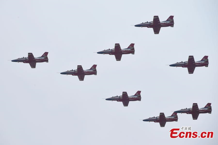 Au 13e Salon d'aviation et d'aérospatiale de Zhuhai, l'armée de l'air chinoise épate les spectateurs