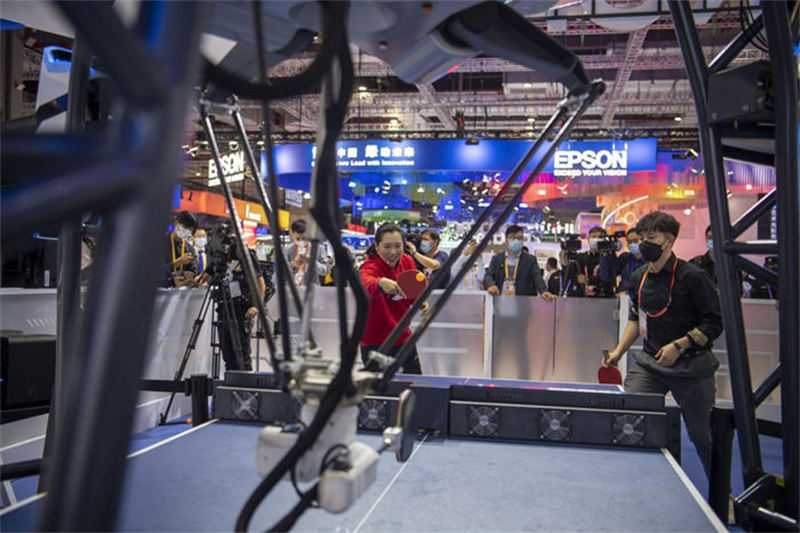 Les extraordinaires objets exposés à la 4e Exposition internationale d'importation de la Chine (CIIE) 