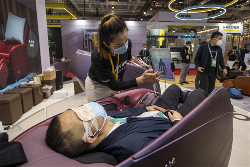 Les extraordinaires objets exposés à la 4e Exposition internationale d'importation de la Chine (CIIE) 